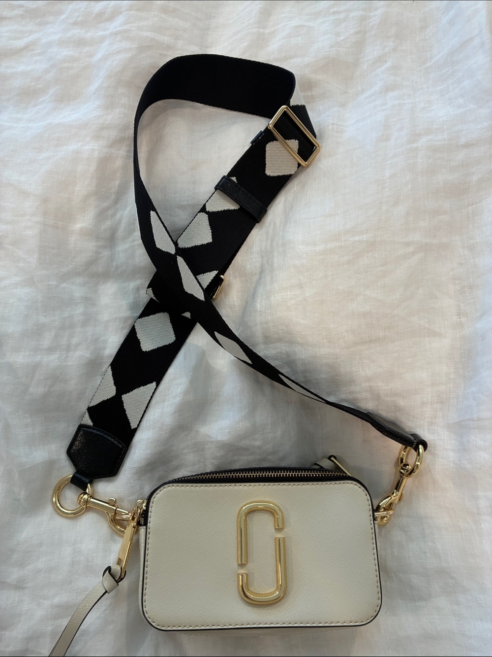 MARC JACOBS- Cream Crossbody Camera Bag with Gold Hardware—NWOT